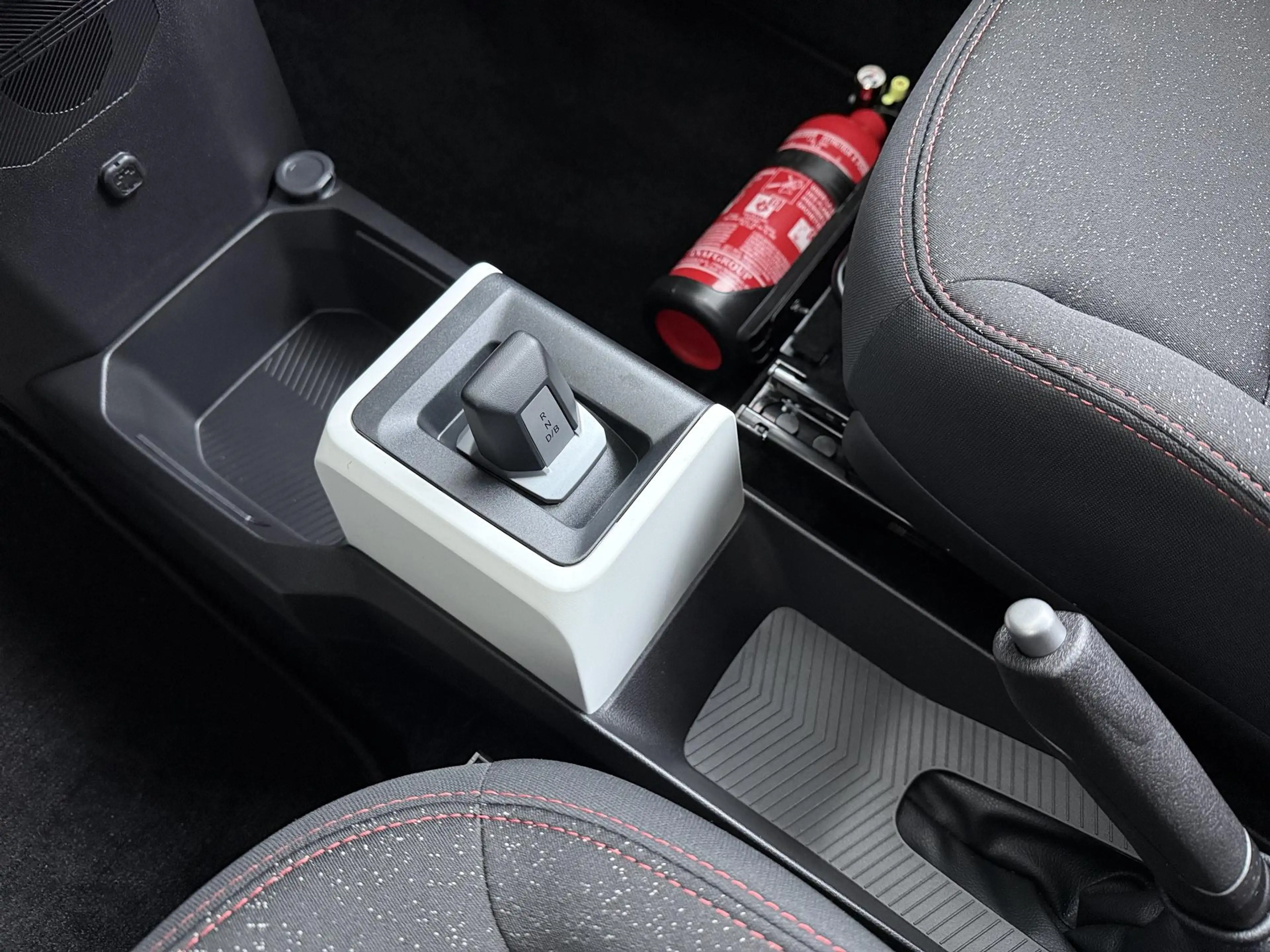 Dacia Spring Expression 65 | Parkeersensoren | Airco | Cruise C — photo 12