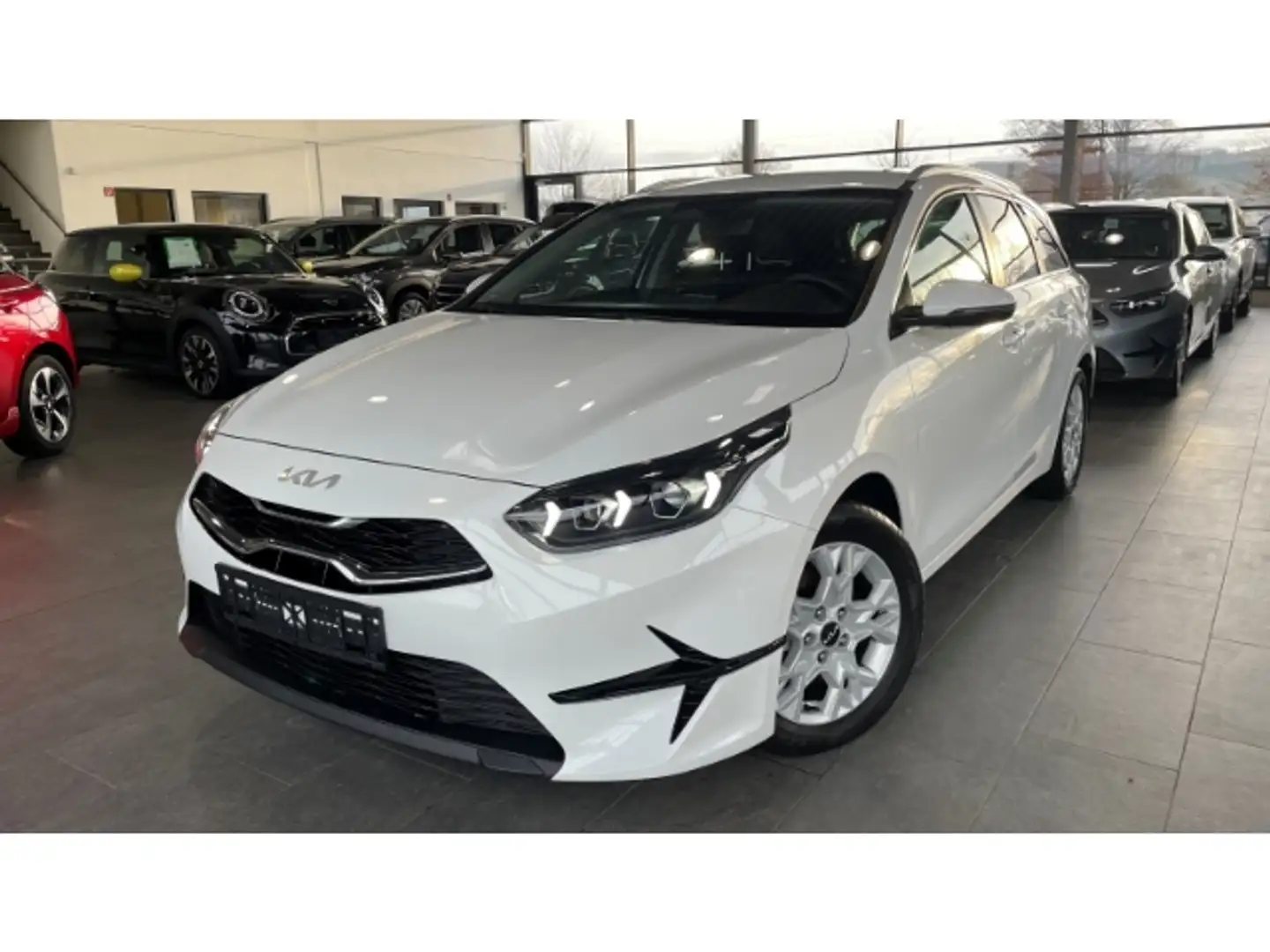 Kia Ceed SW / cee'd SW 1.5 T-GDI Navi LED Kamera DAB CarPlay SHZ LenkradH Weiß - 1
