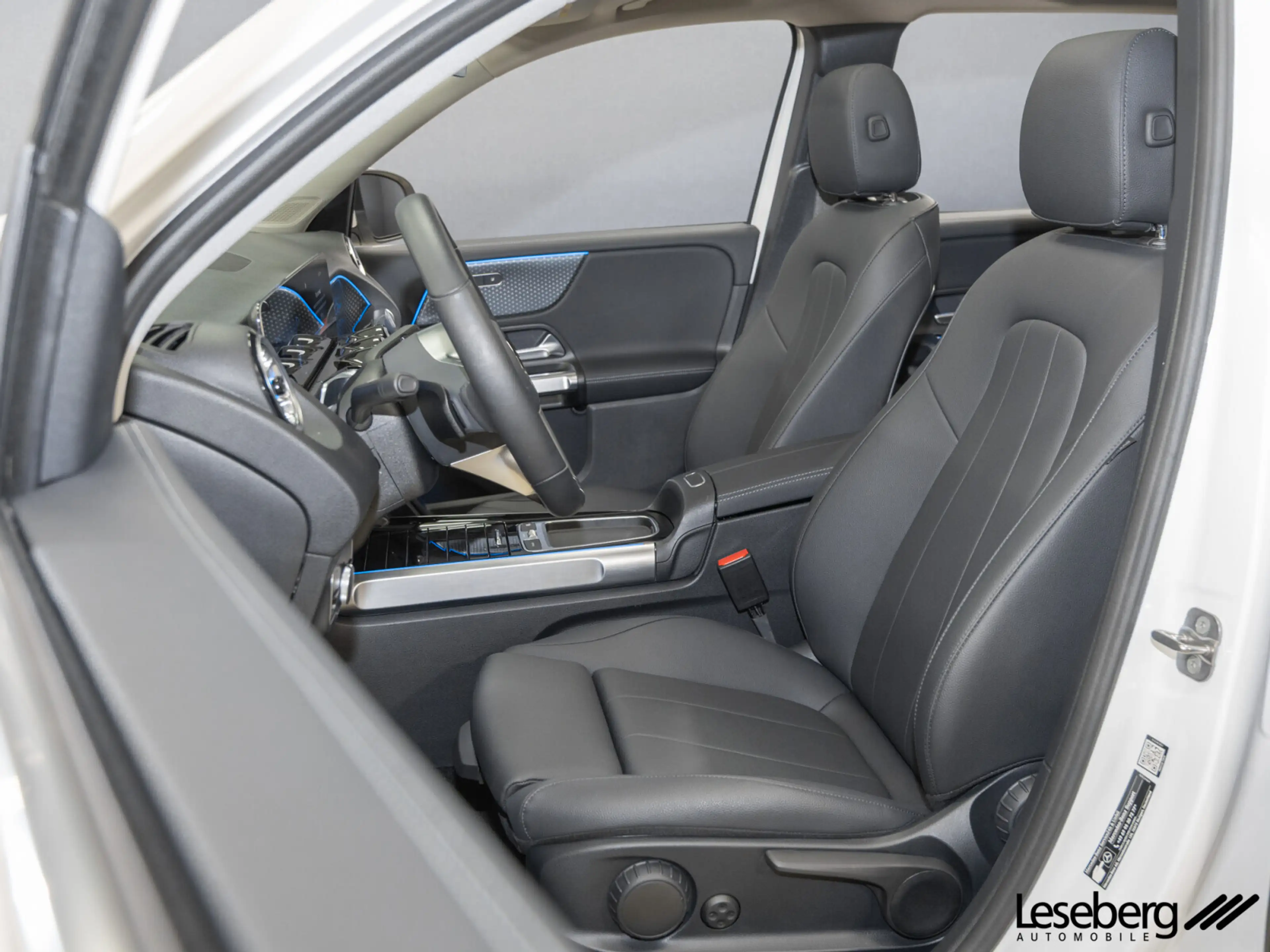 Mercedes-Benz EQB 250 EQB 250+ Progressive Adv. LED/Pano/Distronic/Shz — photo 12