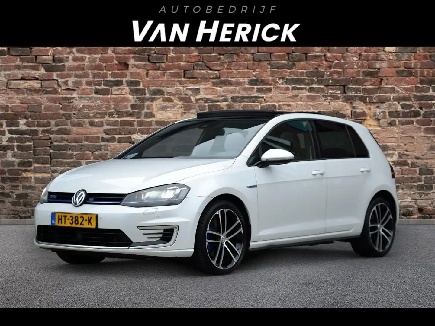 Volkswagen Golf GTE 1.4 TSI | Schuif/kanteldak | Leder | ACC Bianco - 1