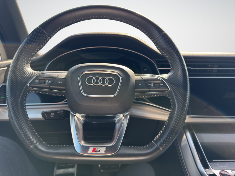 Audi SQ7 4.0 TDI quattro — photo 13