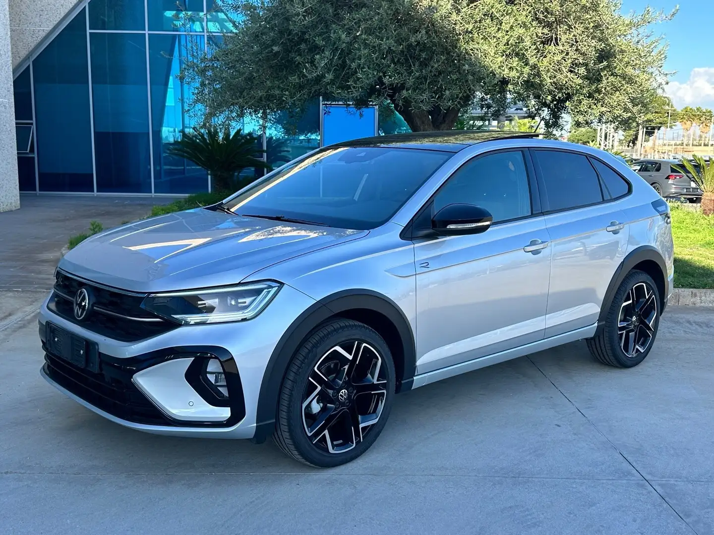 Volkswagen Taigo R-Line 115cv possibilità noleggio no scoring Argent - 1