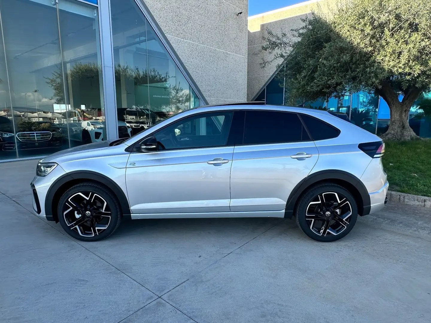 Volkswagen Taigo R-Line 115cv possibilità noleggio no scoring Argent - 2