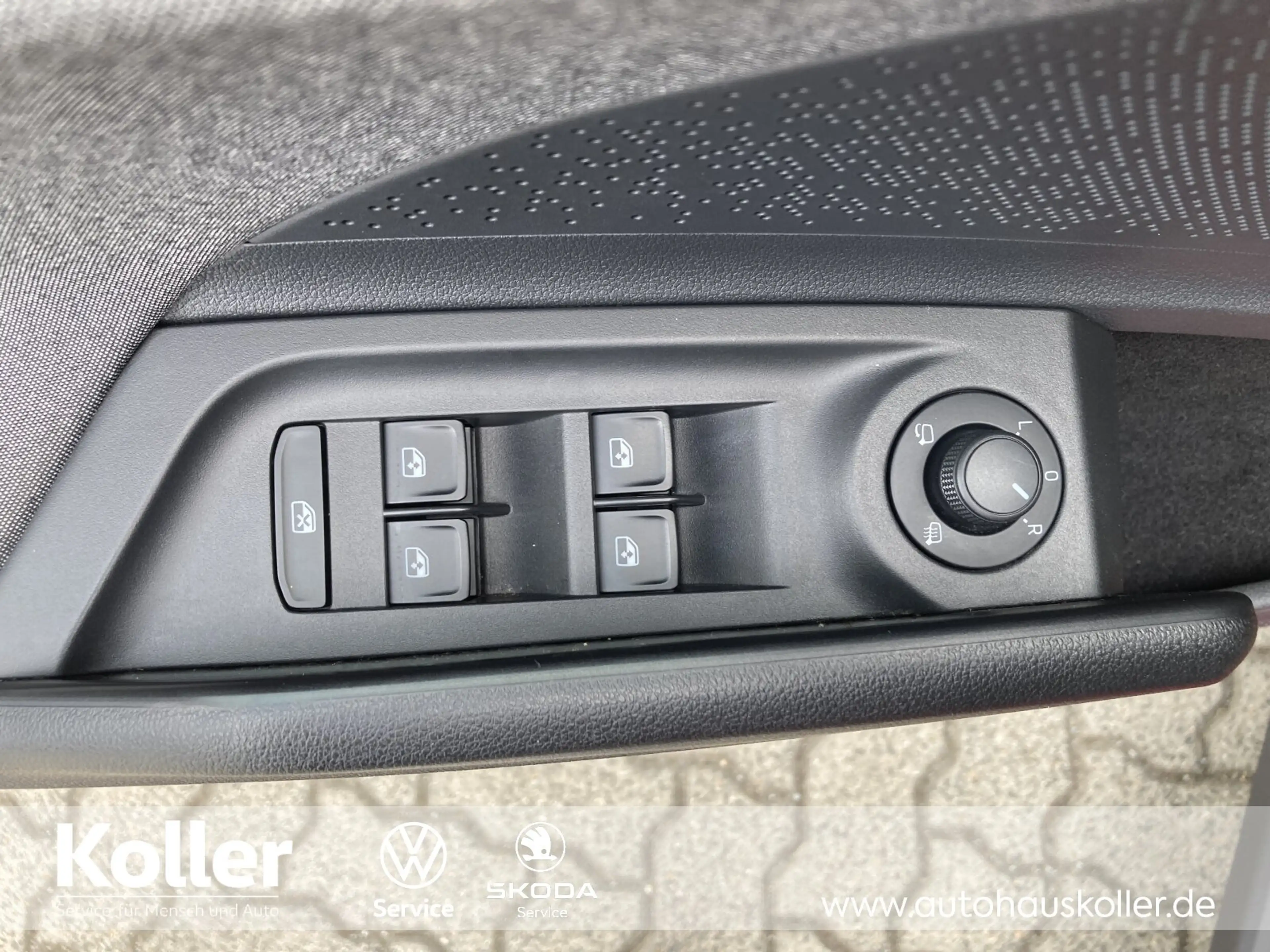 Skoda Enyaq Enyaq iV 60 Loft AHK MatrixLED tParken SH Kamera — photo 14