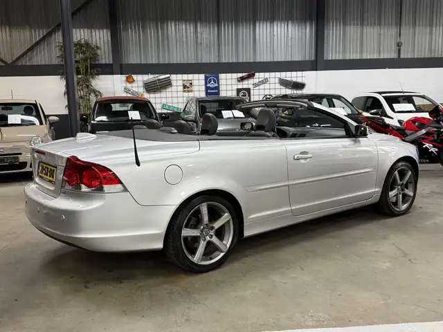 Volvo C70 view 5