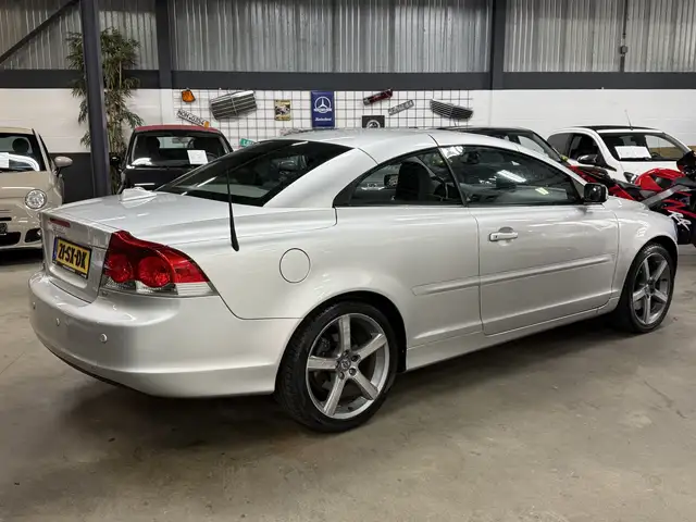 Volvo C70 view 6