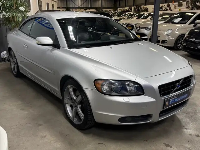 Volvo C70 view 8