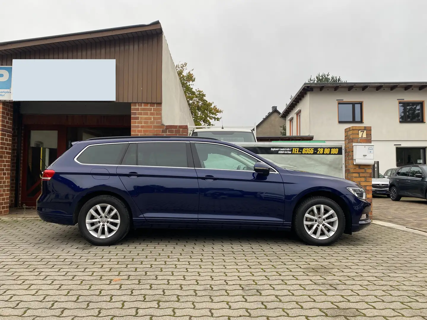 Volkswagen Passat Variant Sitzh.- Navi - AHK -Automatik !!! Blau - 1