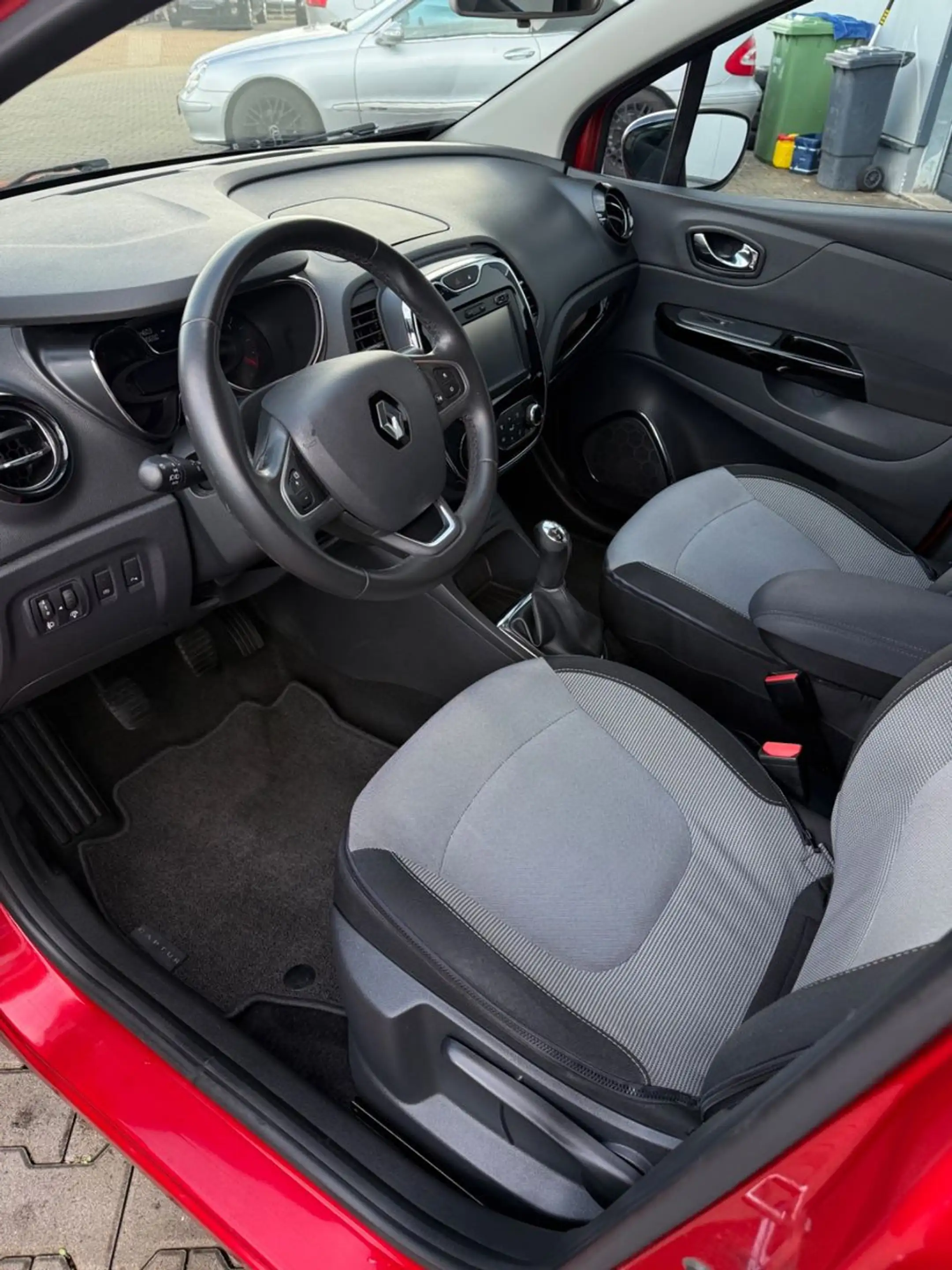 Renault Captur Intens,PDC,Navi,8-fach,Garantie — photo 6