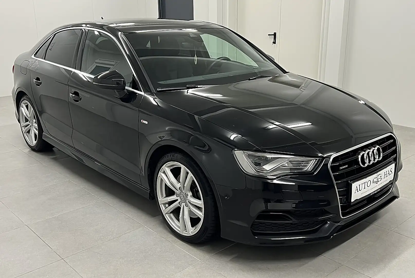 Audi A3 Sport 2,0 TDI quattro S-tronic *ACC*LED*Leder* Schwarz - 2