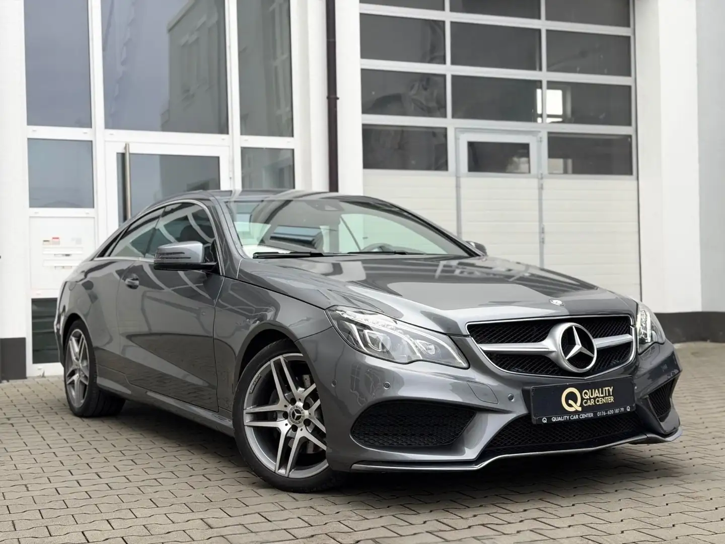 Mercedes-Benz E 220 Coupe 9G AMG *KAME*2H*LED* Grau - 1