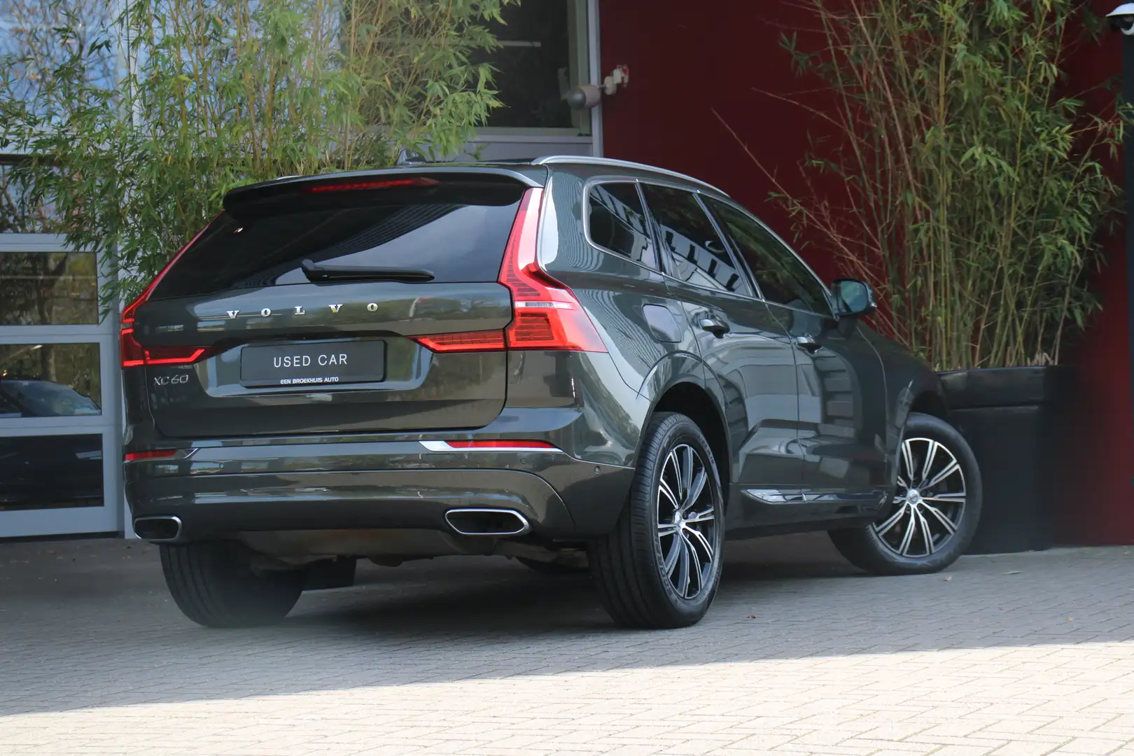 Volvo XC60 2.0 T8 Twin Engine AWD Inscription | Schuifdak | A Grijs - 2