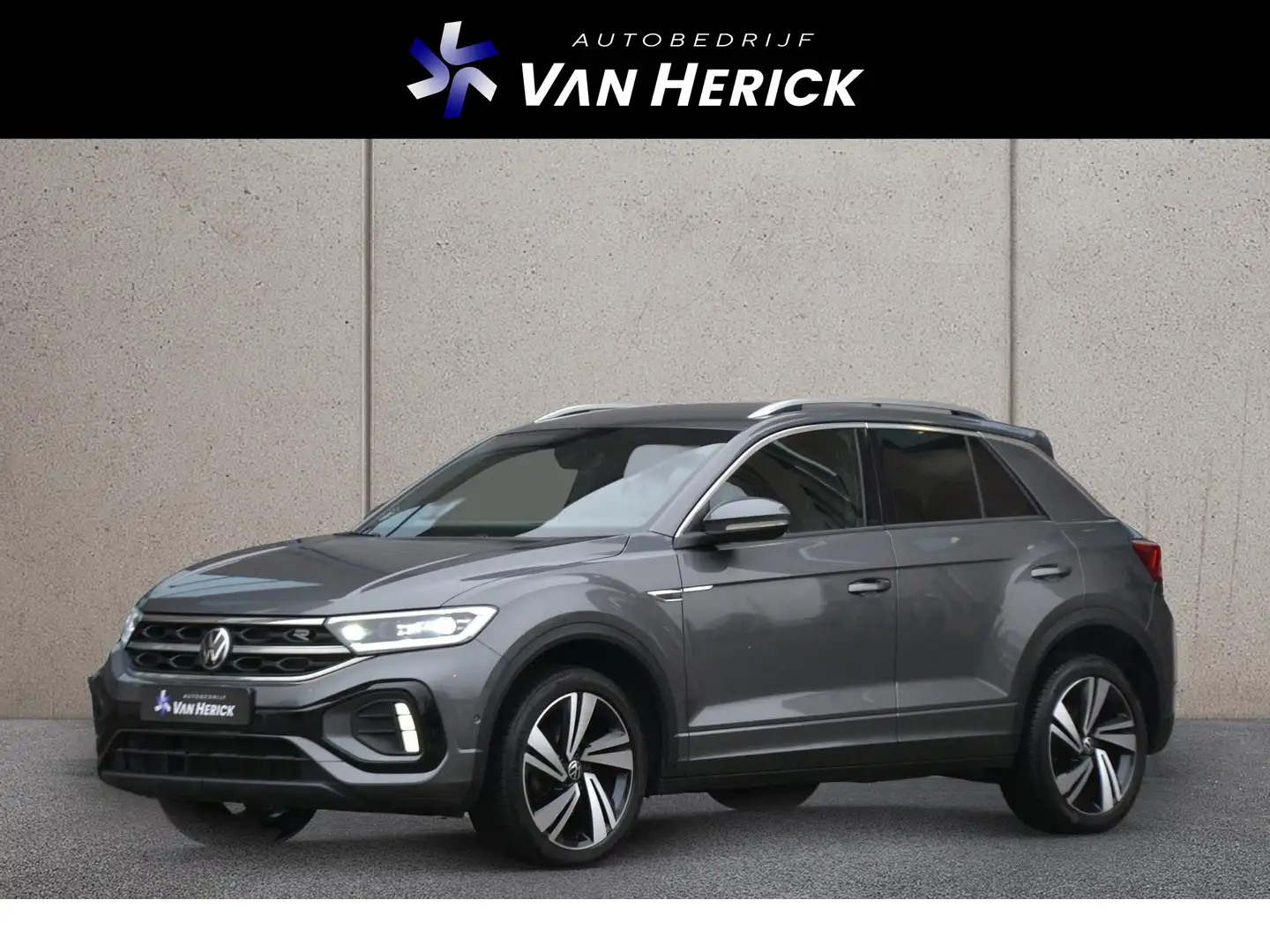 Volkswagen T-Roc 1.5 TSI R-Line 150PK Automaat | Travel Assist | St Grau - 1