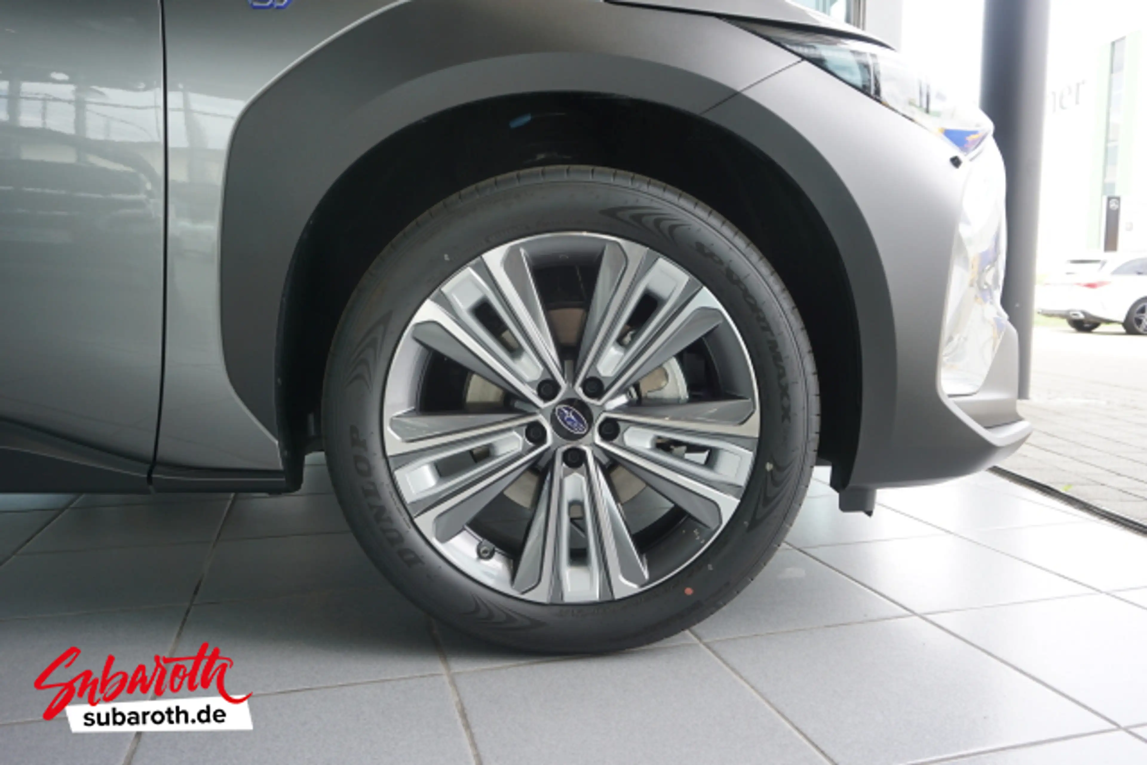 Subaru Solterra Solterra Platinum AWD — photo 5