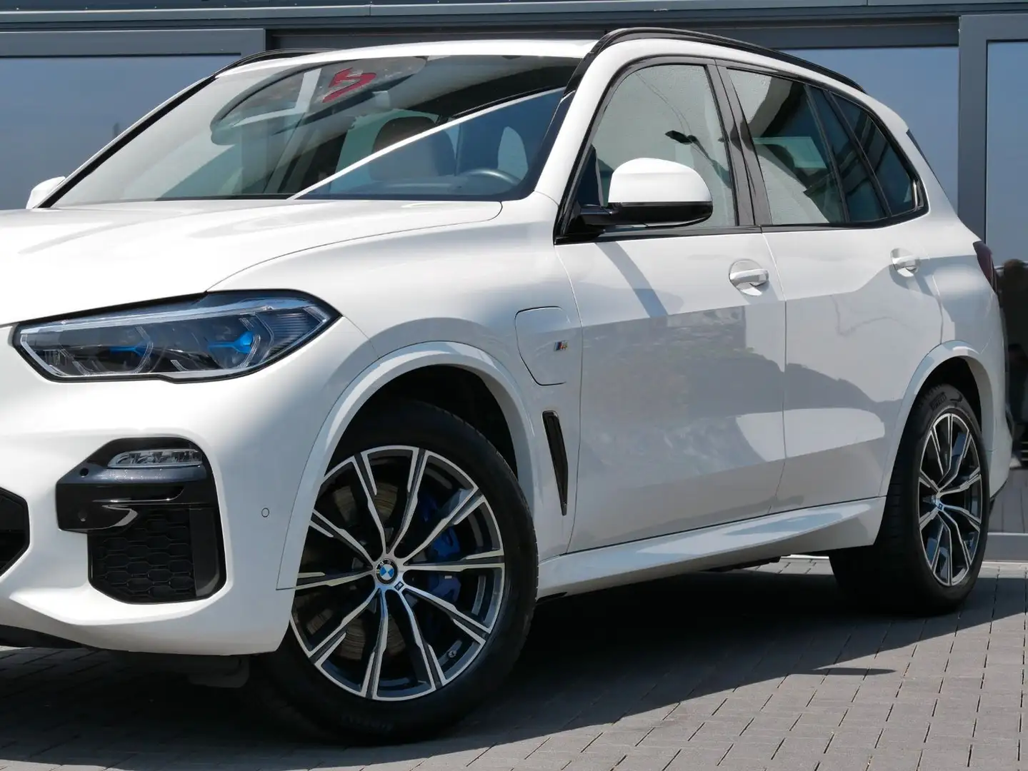 BMW X5 xDrive 45 e M Sport PANO LASER 1. HAND bijela - 2