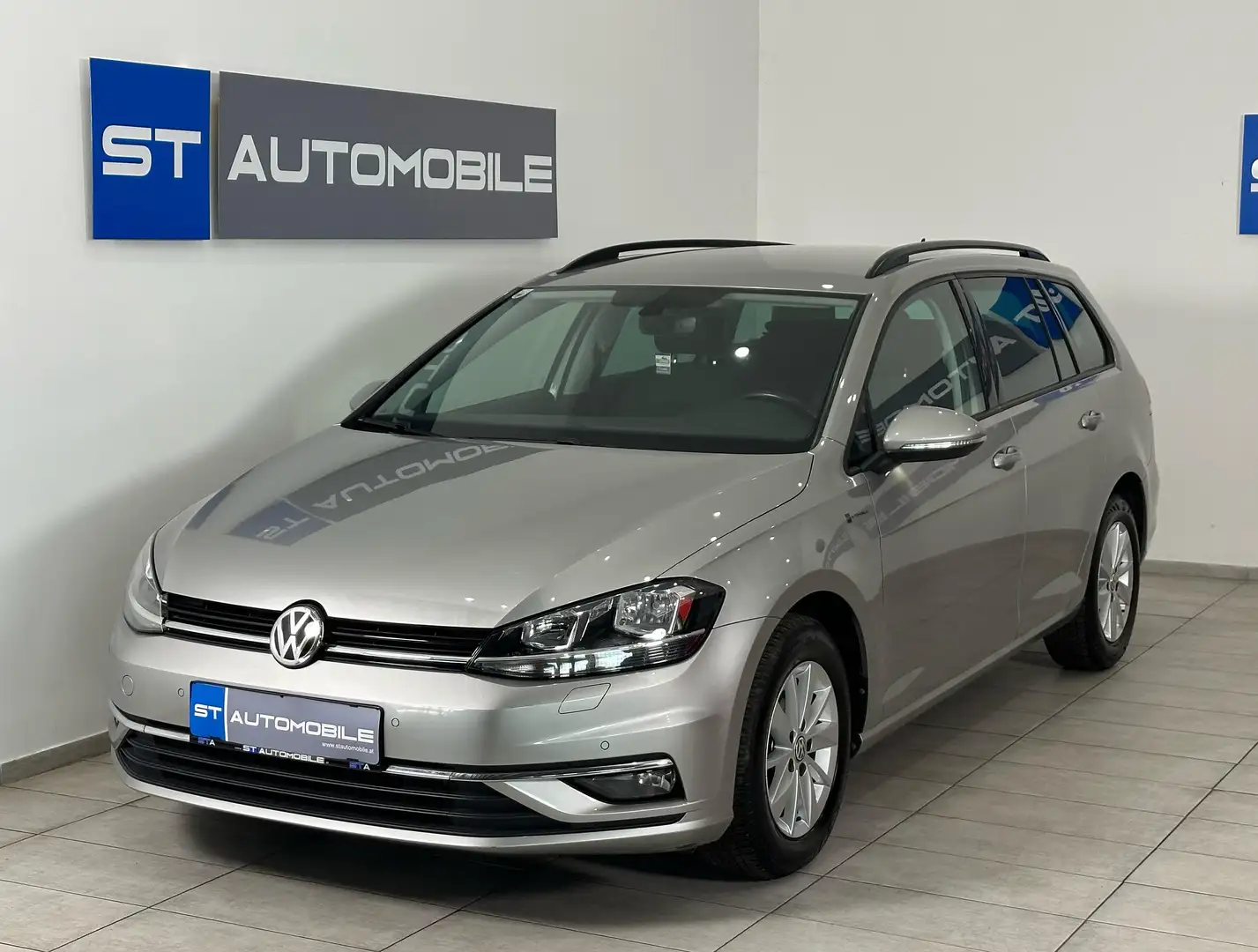Volkswagen Golf Variant Rabbit BMT Aut. // AHK // NAVI // SITZHEIZUNG Grau - 2