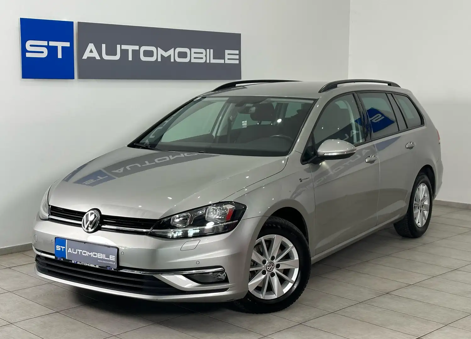 Volkswagen Golf Variant Rabbit BMT Aut. // AHK // NAVI // SITZHEIZUNG Grau - 1