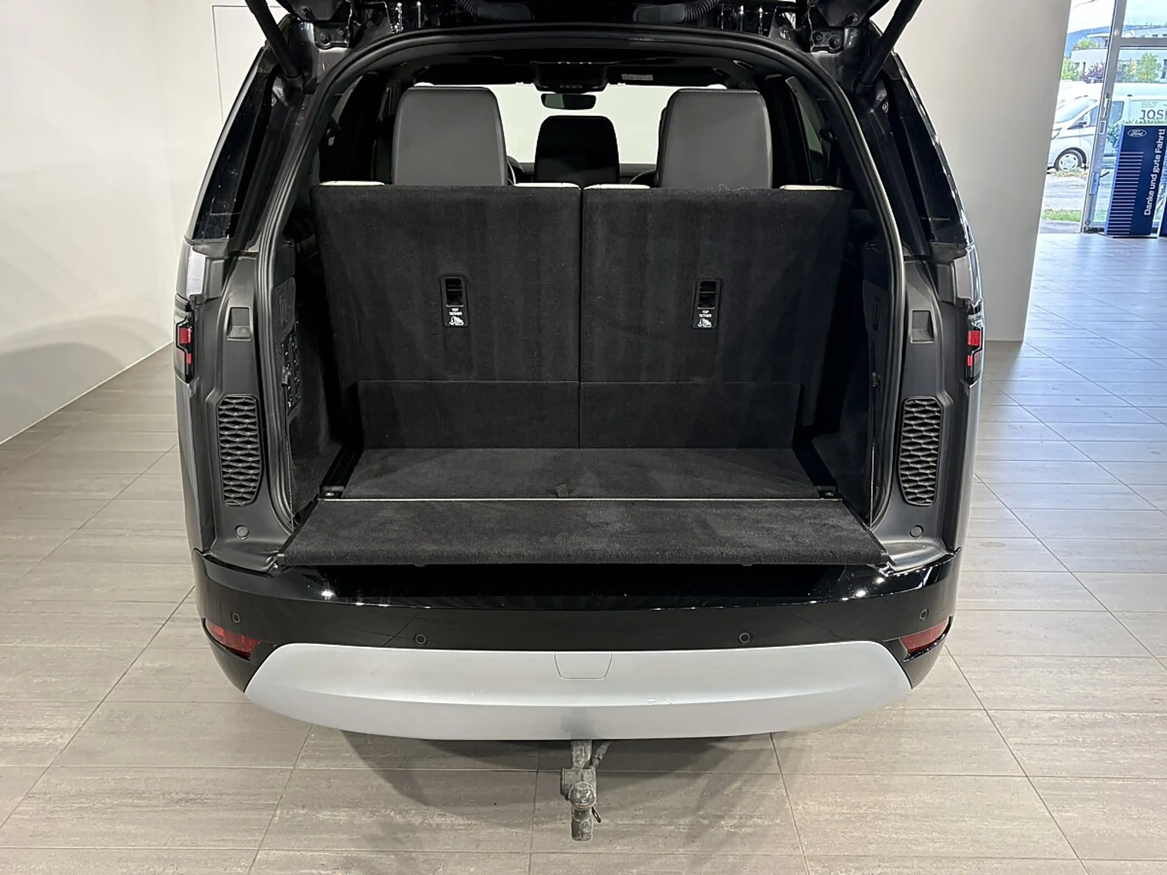 Land Rover Discovery 5 D300 AWD R-Dynamic Metropolis Edition *7Sitzer* — photo 11