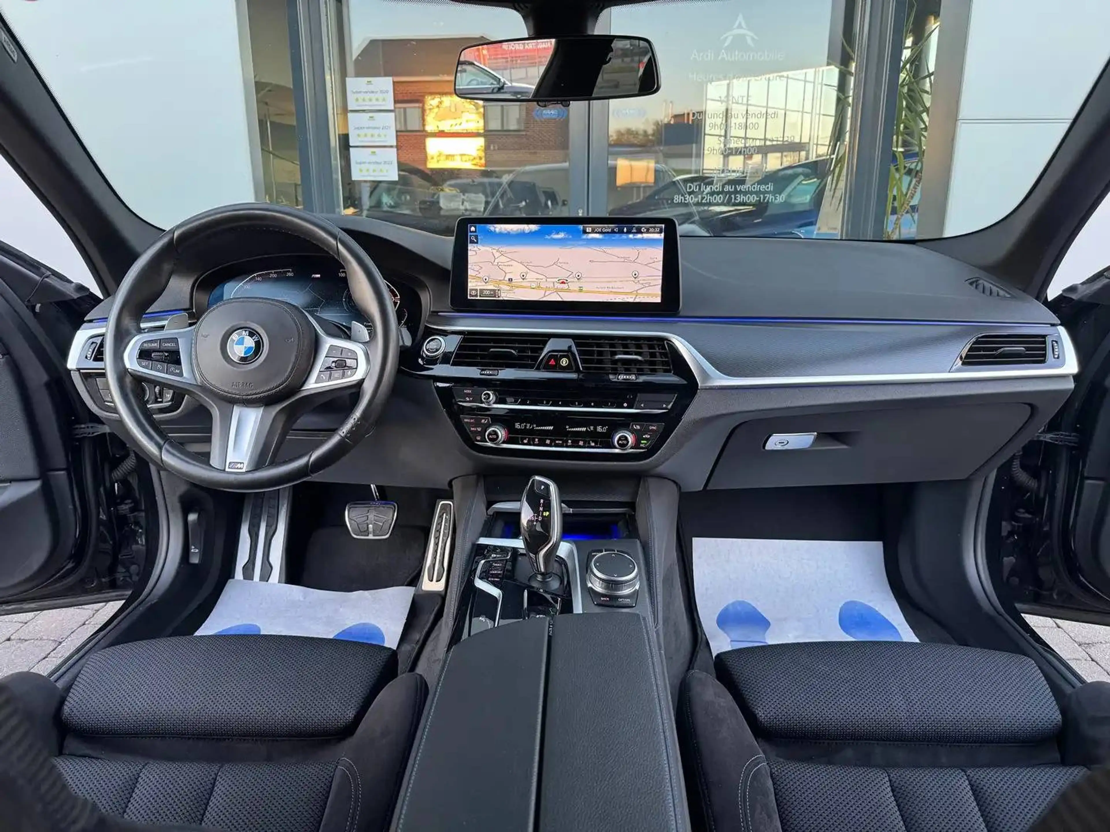 BMW 518 dA PACK M *GARANTIE*1ER PROPRIETAIRE*LED AMB*ALCANTARA* — photo 8
