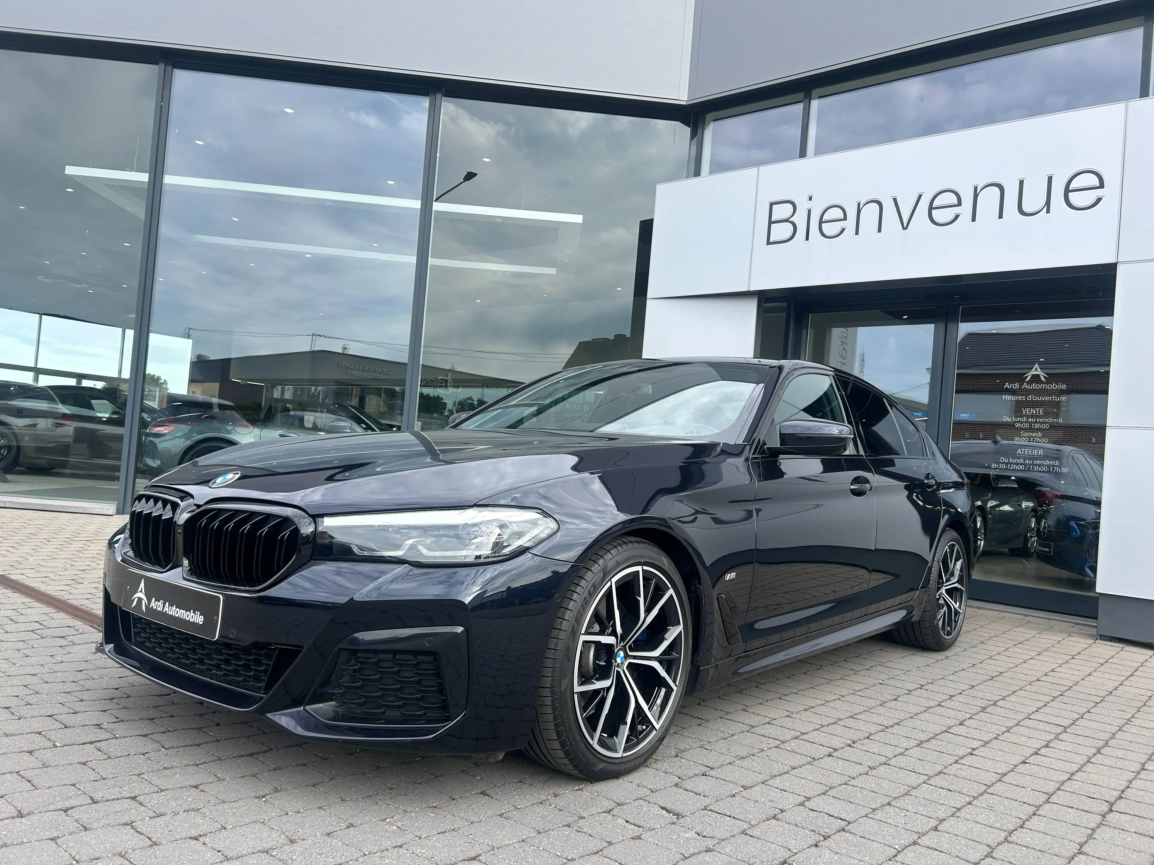 BMW 518 dA PACK M *GARANTIE*1ER PROPRIETAIRE*LED AMB*ALCANTARA*