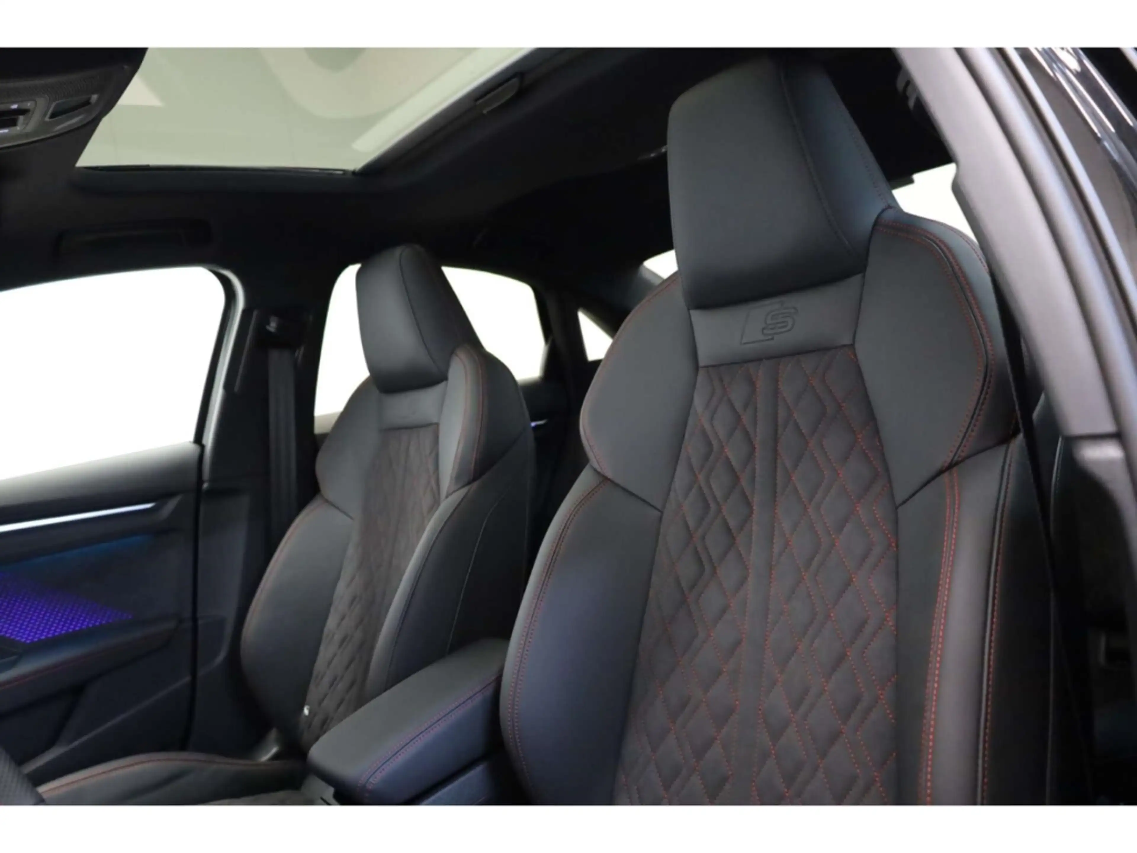 Audi S3 Limousine TFSI S line — photo 10
