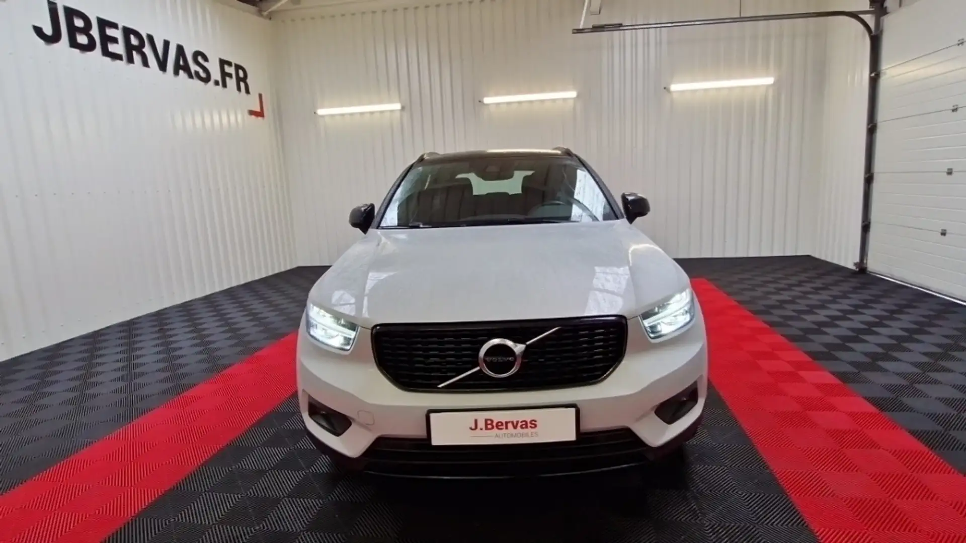 Volvo XC40 Recharge T4 211 DCT7 R-Design Beyaz - 2