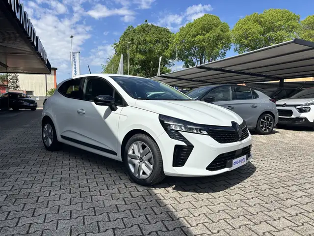 Renault Clio view 3