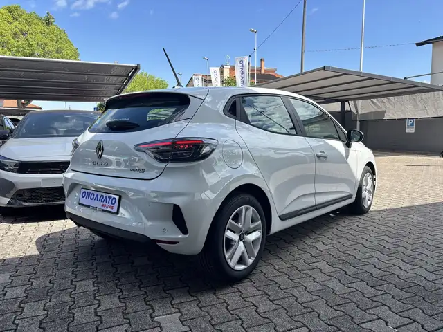 Renault Clio view 4