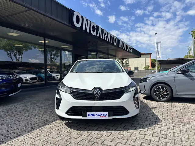 Renault Clio view 2
