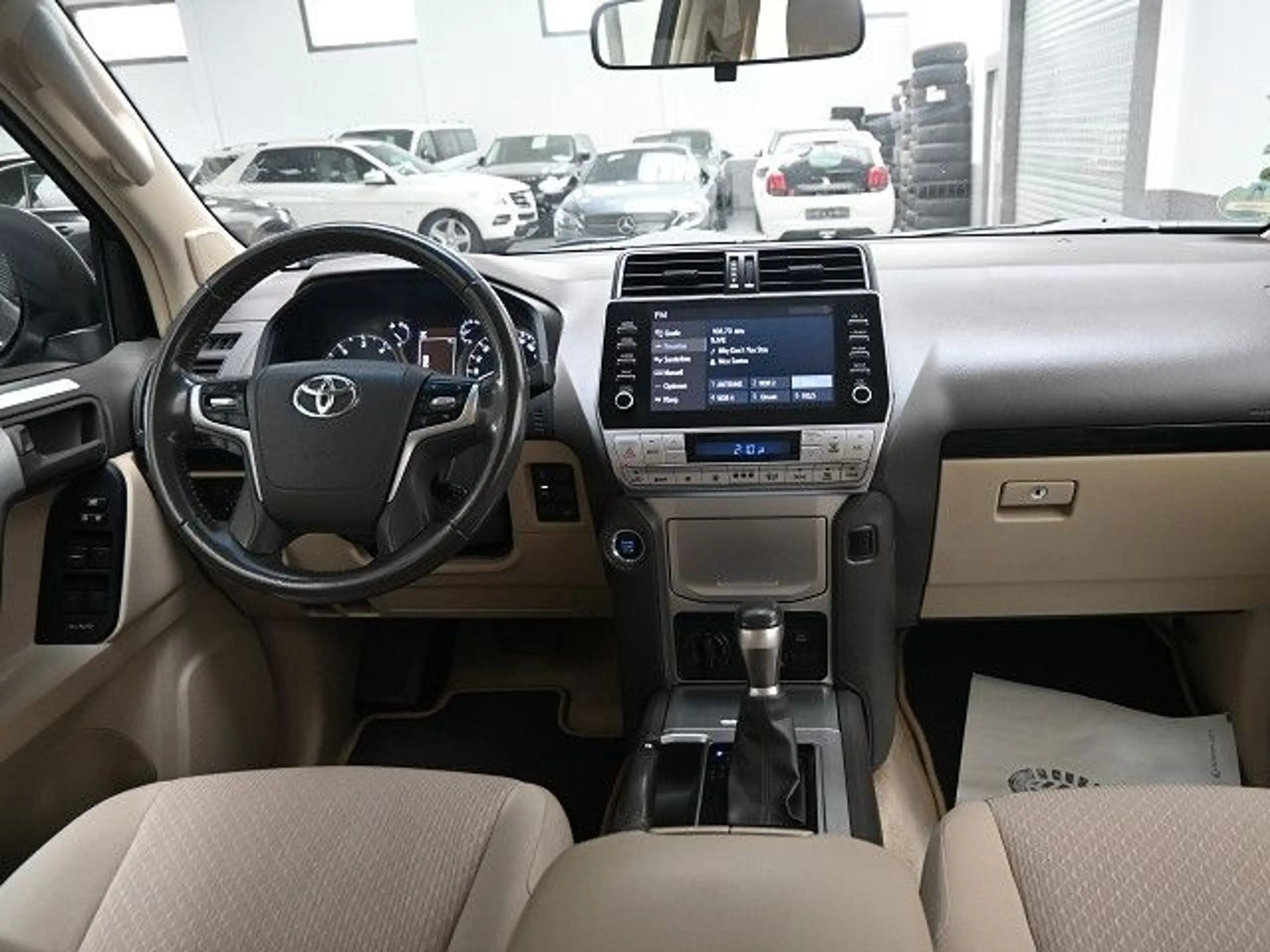 Toyota Land Cruiser 2.8 D-4D Auto. Klima AHK Alu Kamera — photo 10