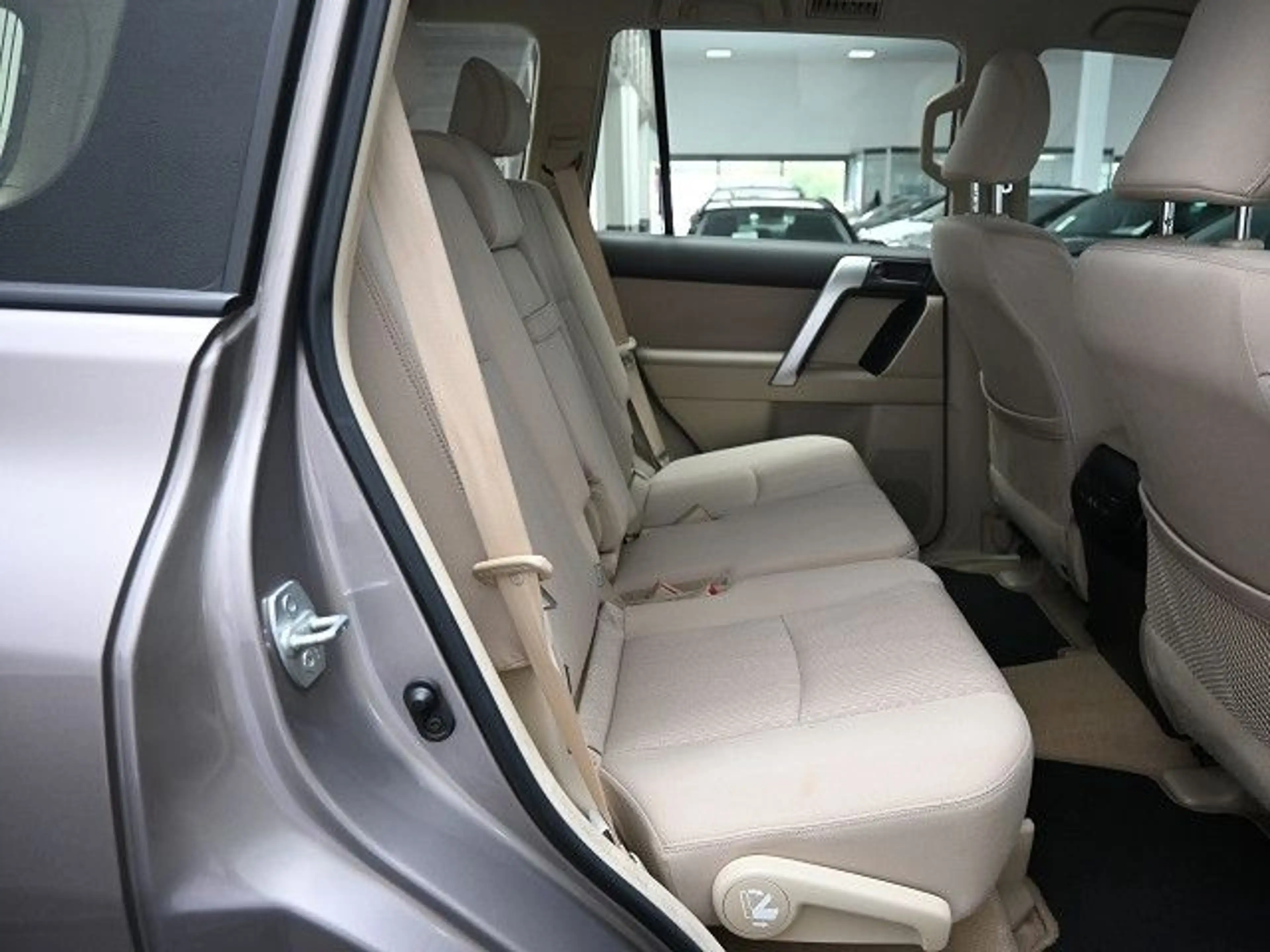 Toyota Land Cruiser 2.8 D-4D Auto. Klima AHK Alu Kamera — photo 14