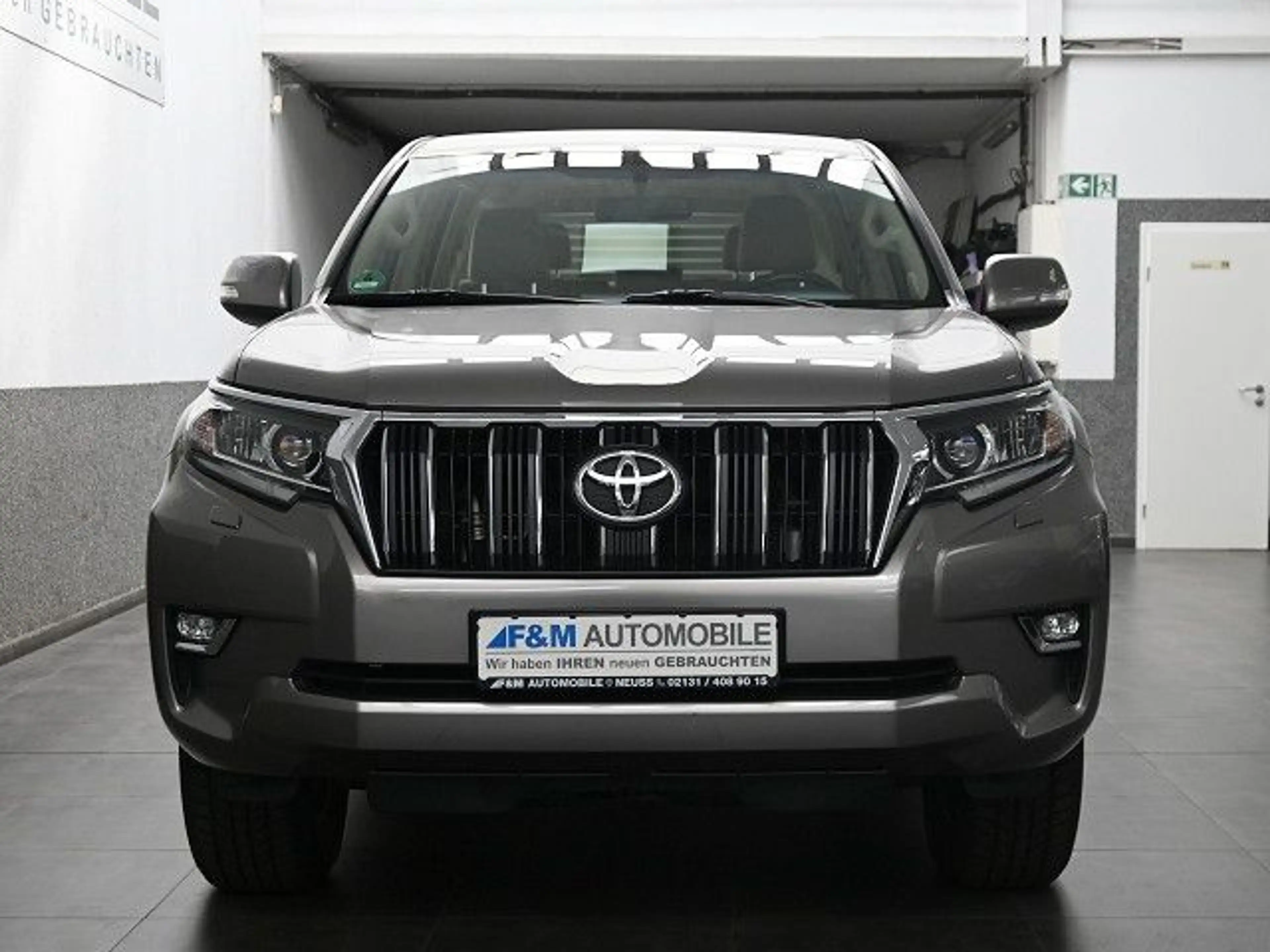 Toyota Land Cruiser 2.8 D-4D Auto. Klima AHK Alu Kamera — photo 4
