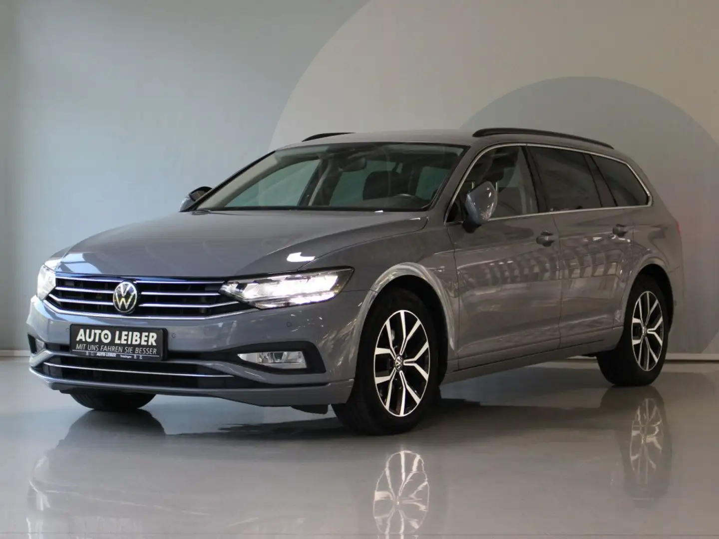 Volkswagen Passat Variant 2.0 TDI SCR Business AHK/CAM/VC/LAN Gris - 2