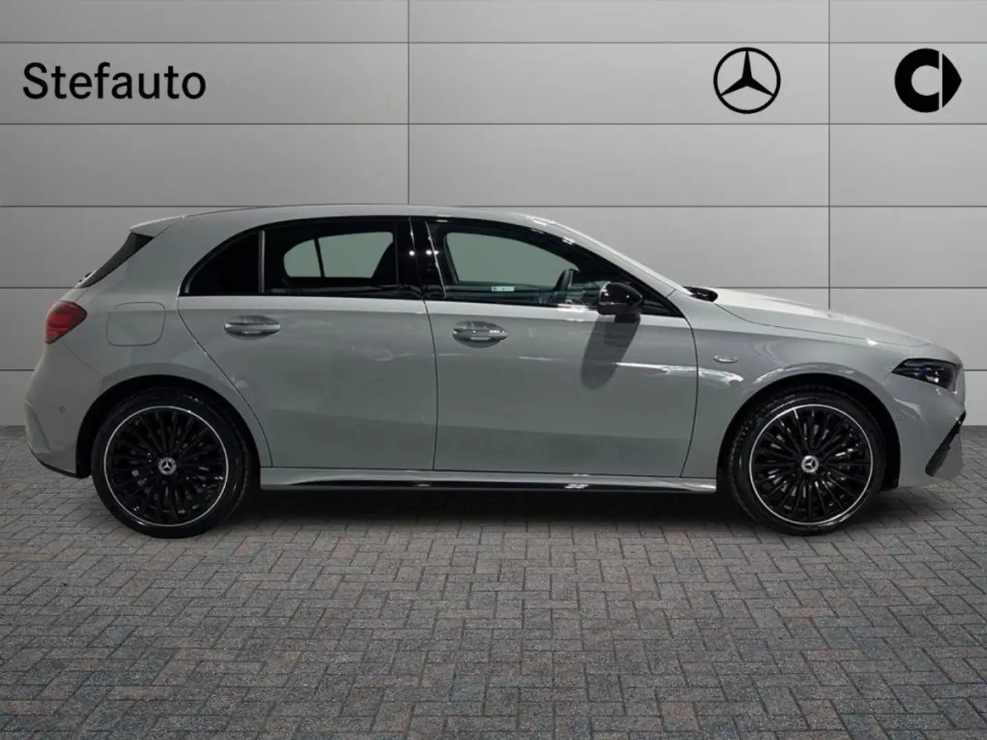 Mercedes-Benz A 250 e hybrid EQ AMG Line Advanced Plus Grigio - 2