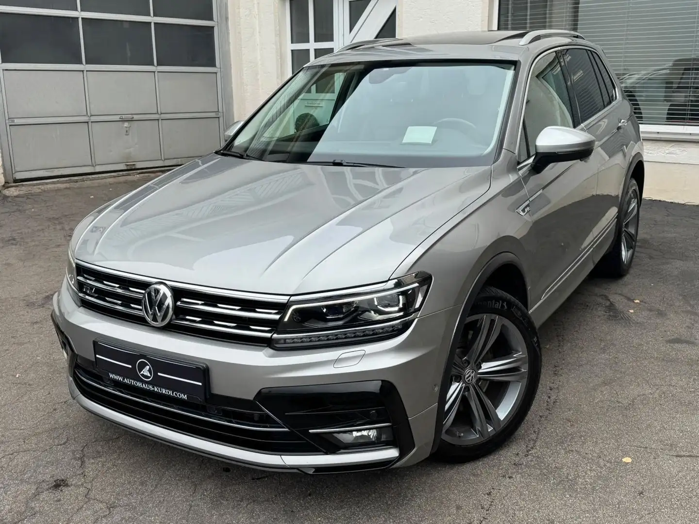Volkswagen Tiguan R-Line 4M ACC PANO HUD DYNAUD 360 MEM AHK Argent - 1