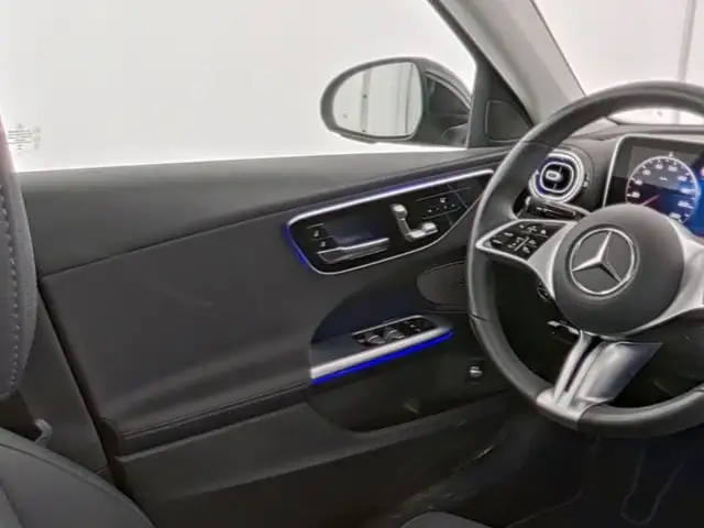 Mercedes-Benz C-Class view 9