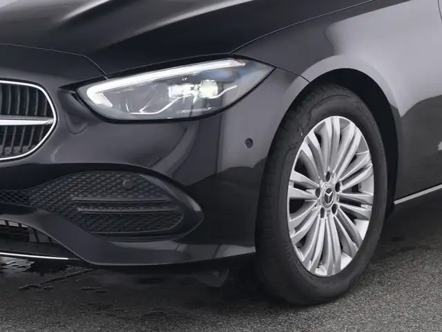 Mercedes-Benz C-Class view 4