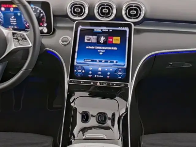 Mercedes-Benz C-Class view 8