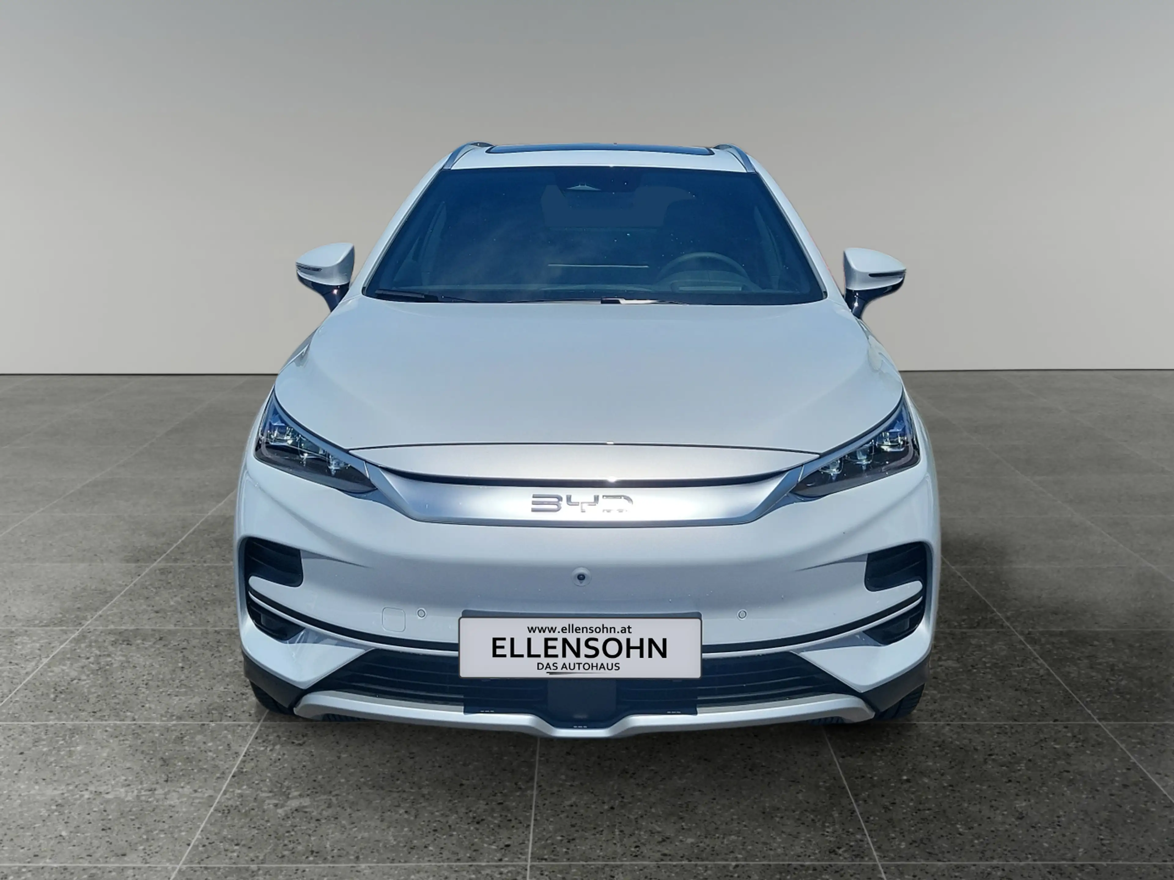 BYD Tang 4WD — photo 8