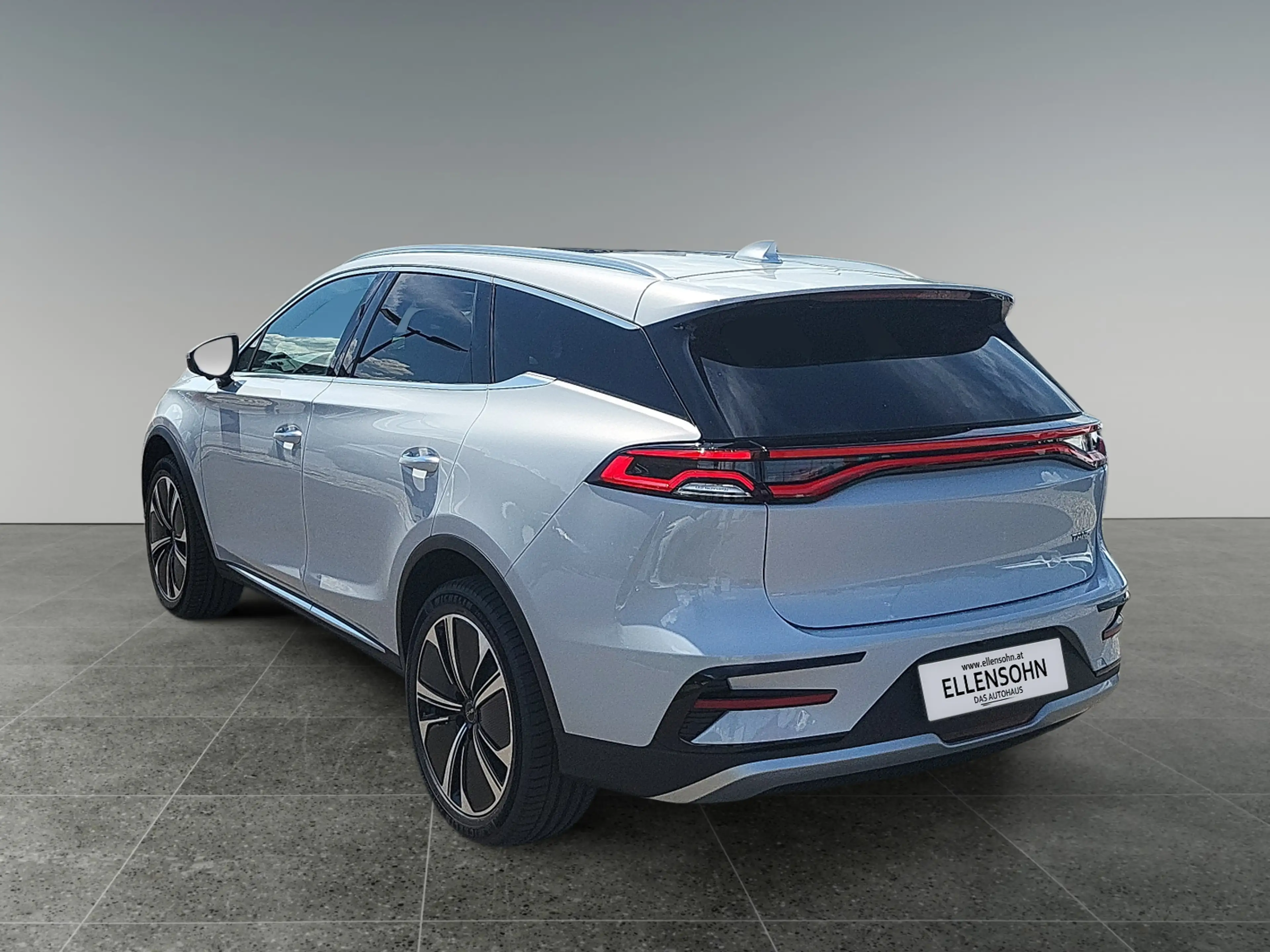 BYD Tang 4WD — photo 3