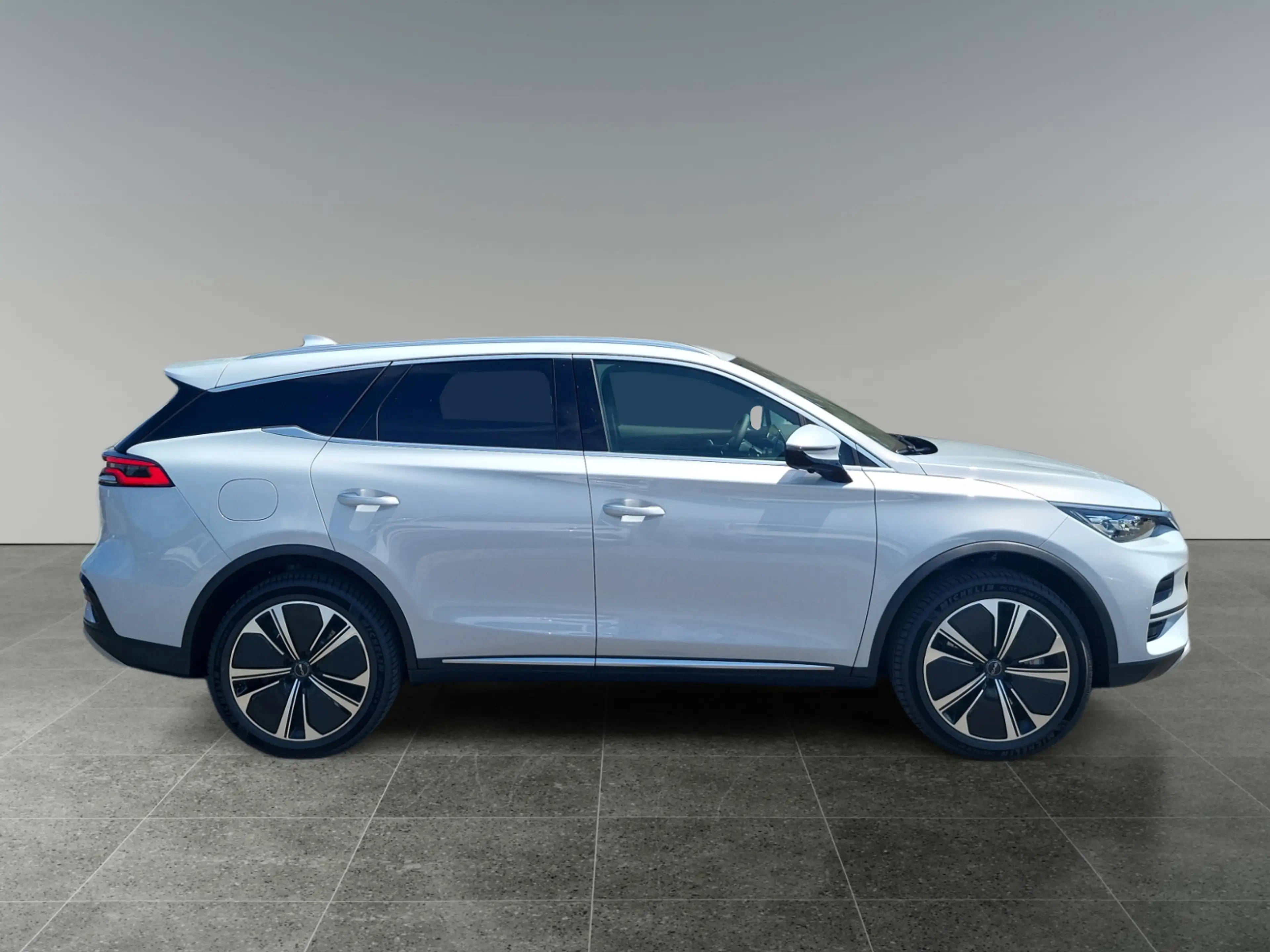 BYD Tang 4WD — photo 6