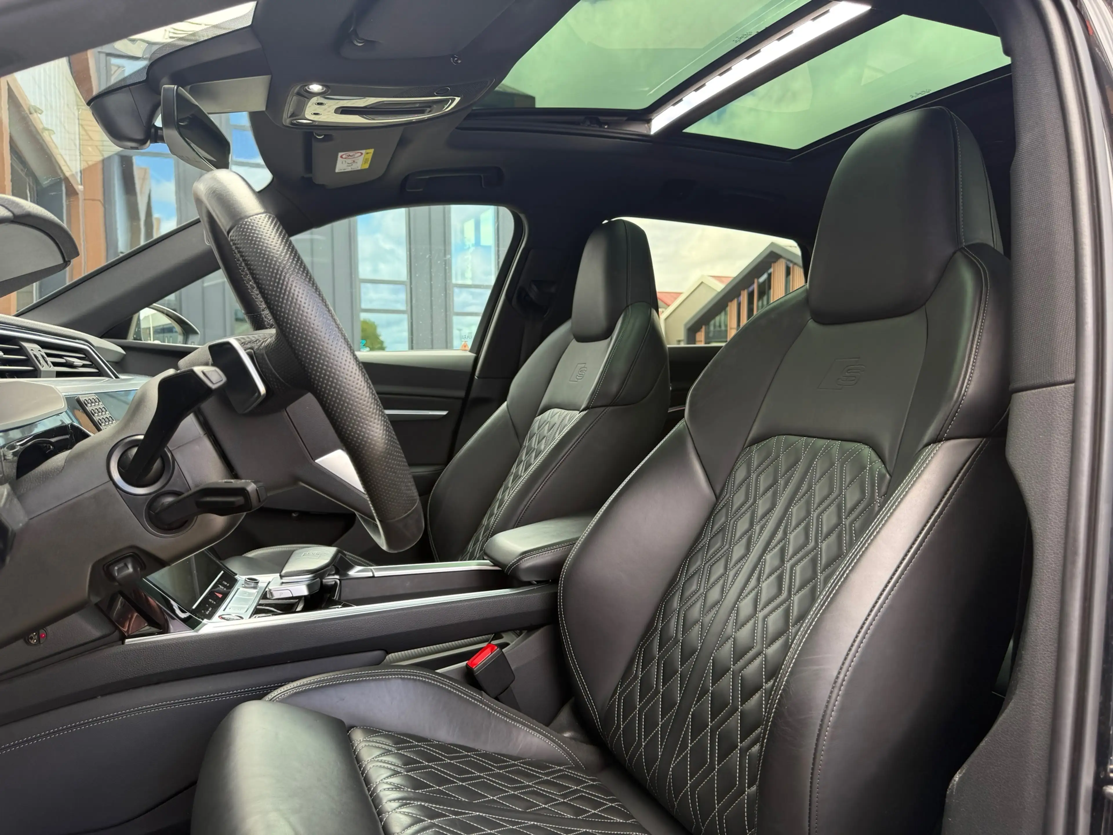 Audi e-tron S quattro 95 kWh/B&O/Pano/RS-stoelen/Camera/NAP — photo 11