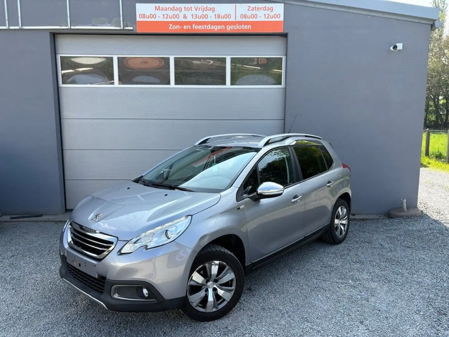 Peugeot 2008 1.2i Style Gris - 2