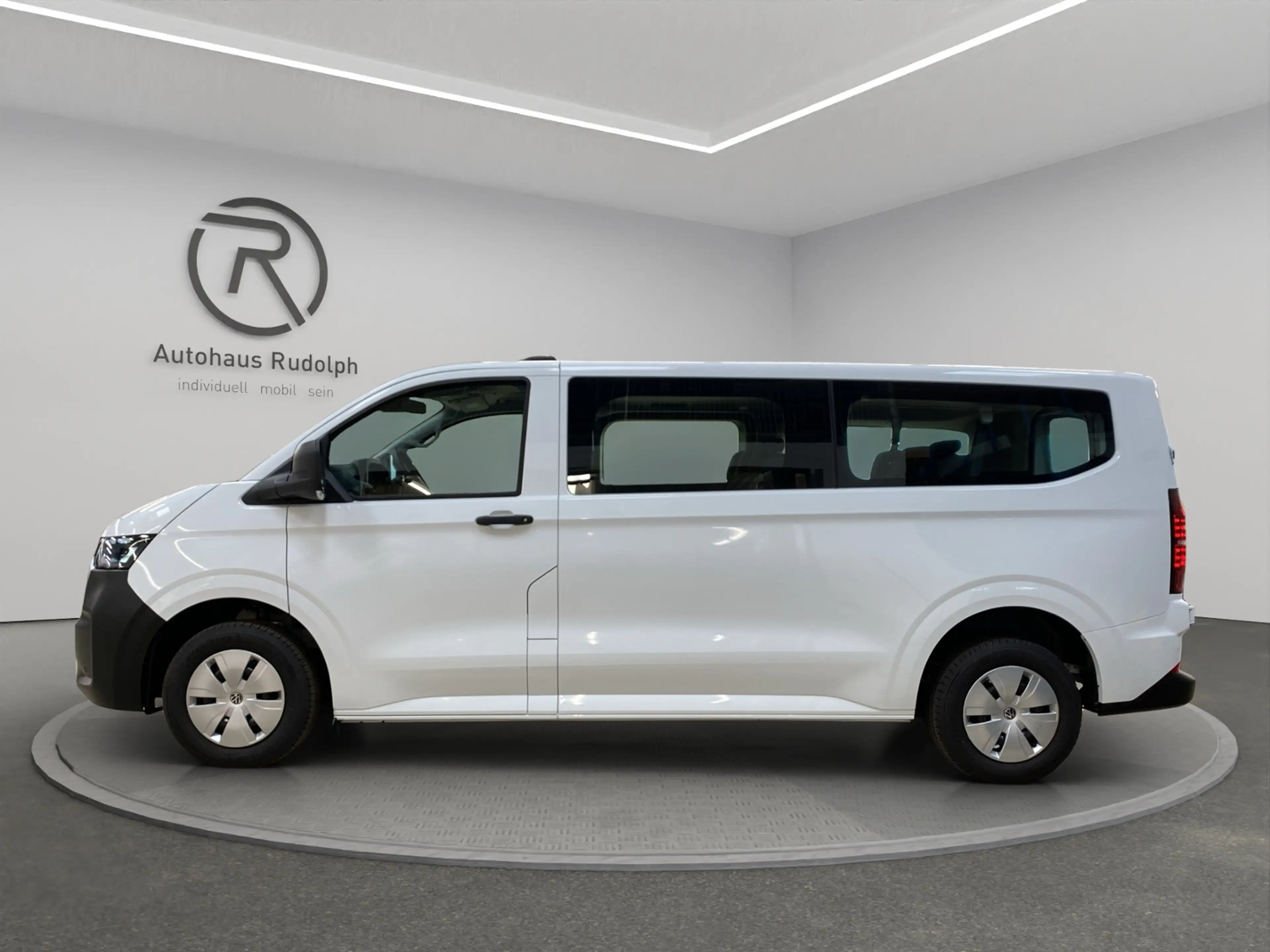 Volkswagen T7 Kombi 2.0 TDI DSG LR / LED RFK — photo 15
