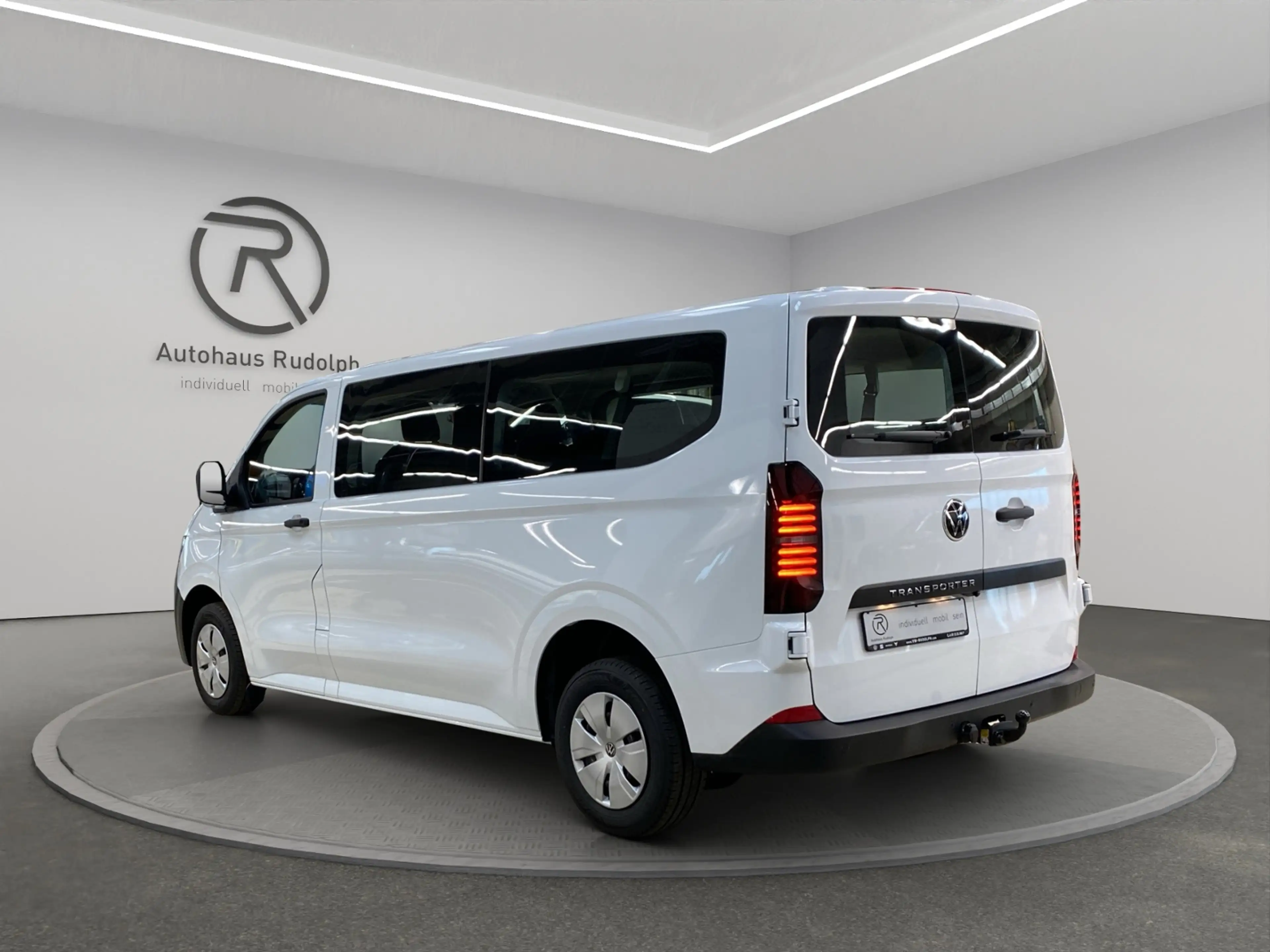 Volkswagen T7 Kombi 2.0 TDI DSG LR / LED RFK — photo 3