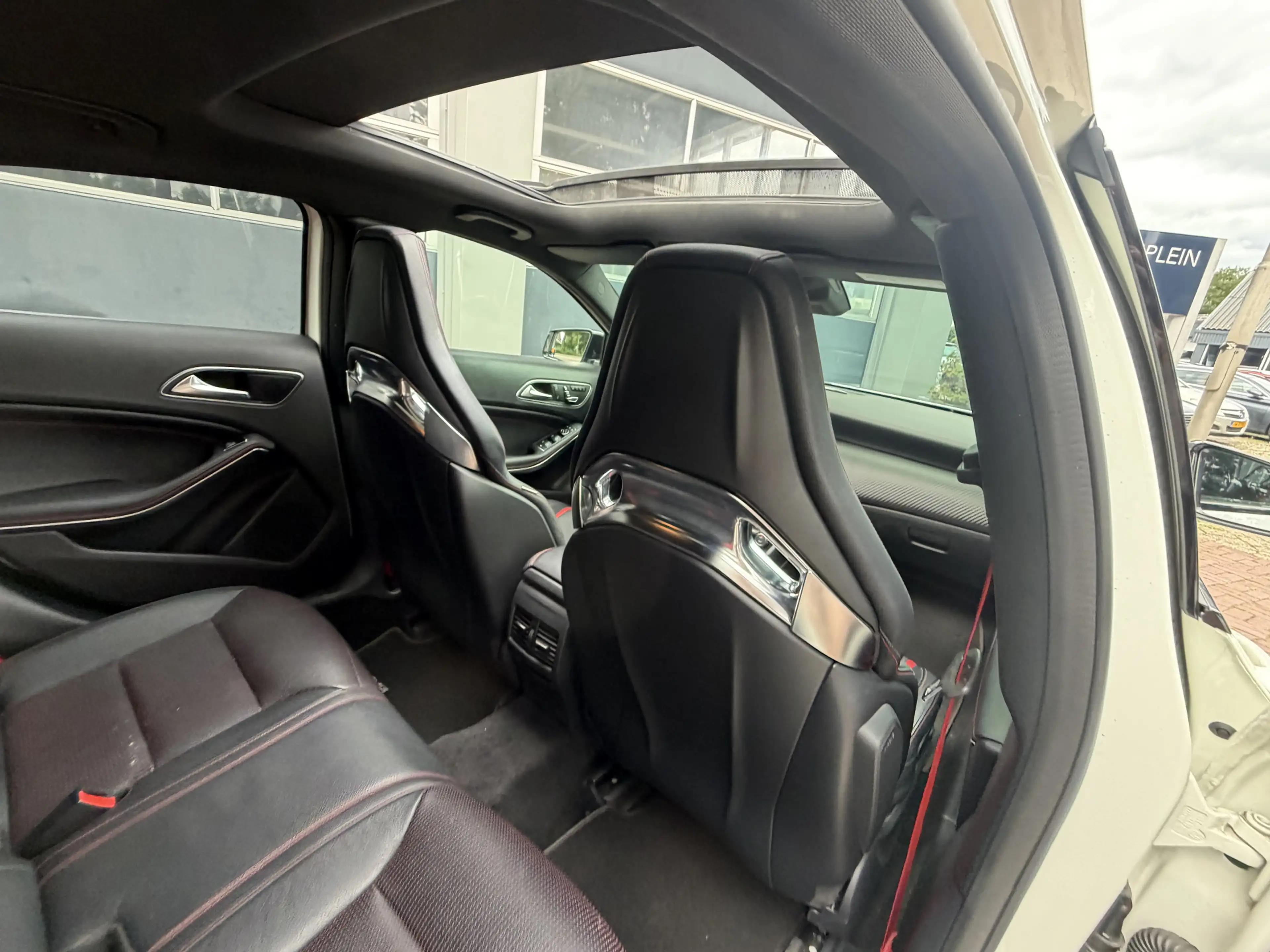 Mercedes-Benz A 45 AMG 4MATIC 2016 Km 157.000 Nap 381PK Dealer onderhoude — photo 40
