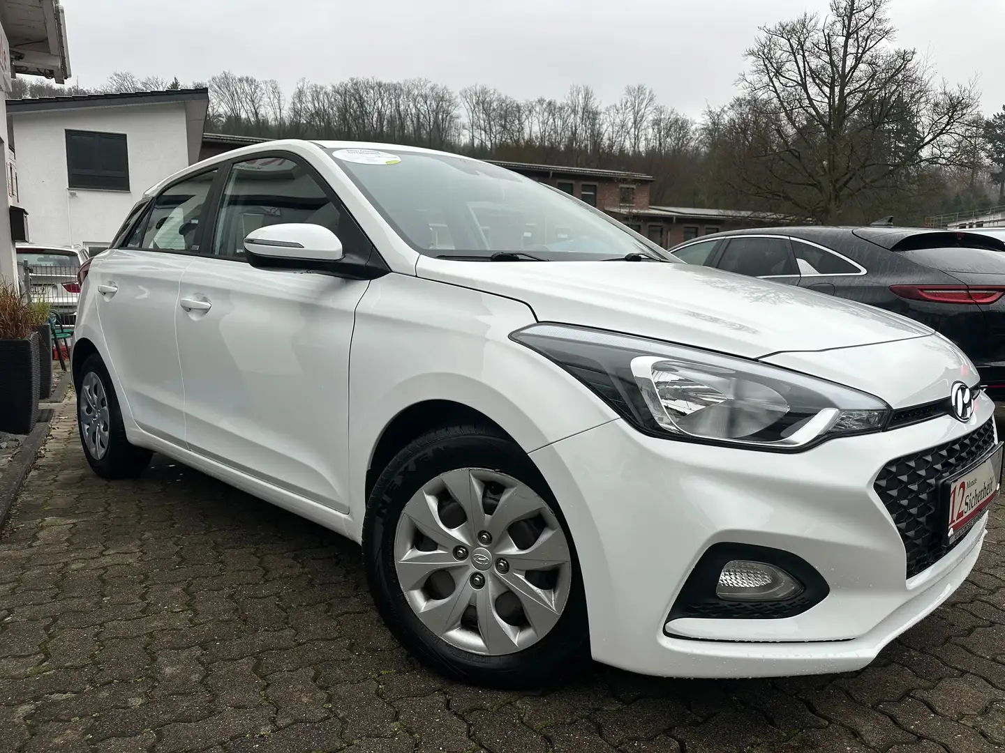Hyundai i20 Select 1.2 St.&St.+KLIMA+TEMPOMAT+5-TÜRIG+EURO6 Blanc - 2