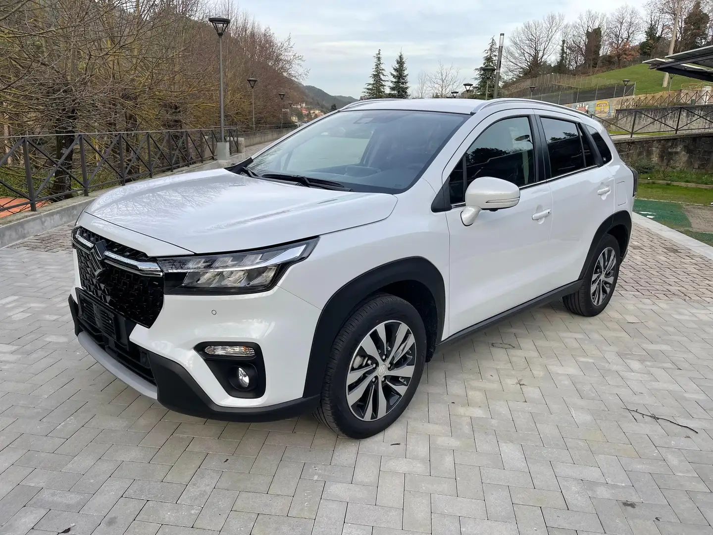 Suzuki SX4 S-Cross 1.4h Top 2wd 129cv Blanc - 2