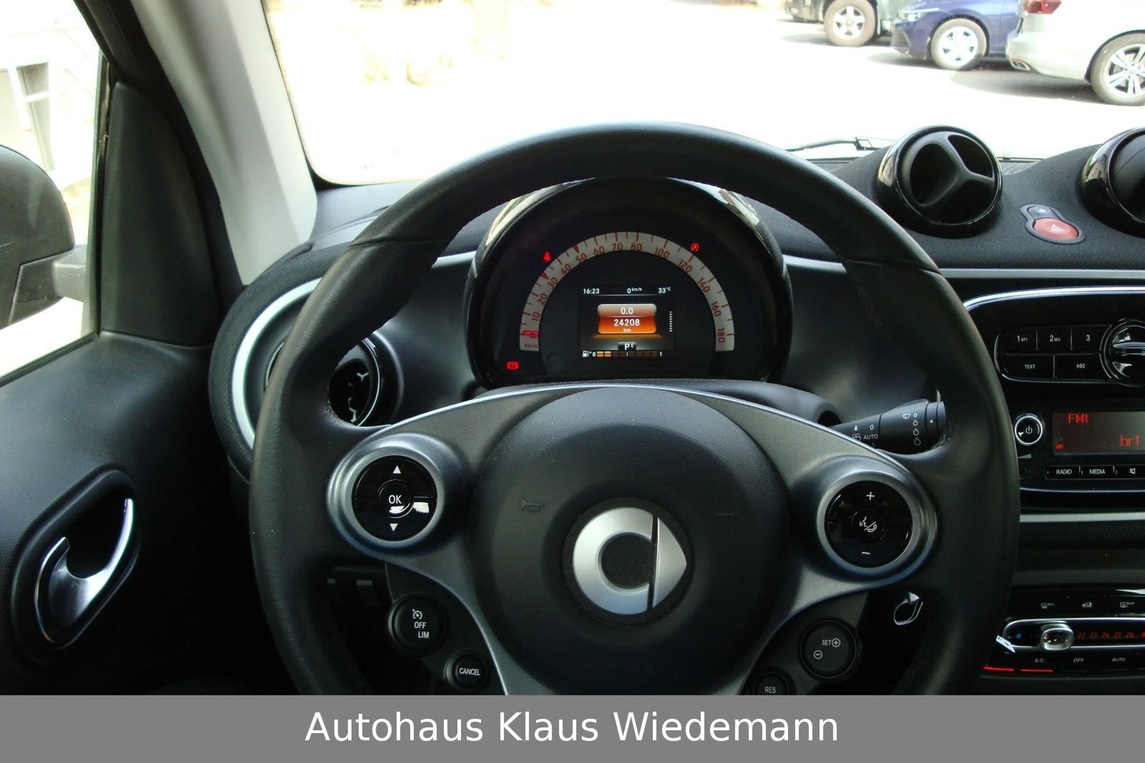 smart forTwo Cabrio 0.9 Pasion Twinamic - 1.Hd/24 TKM — photo 15