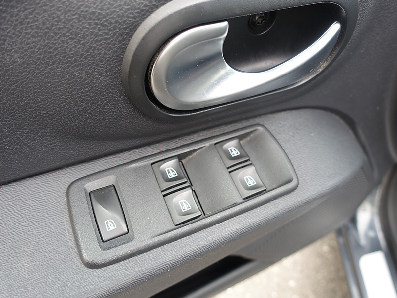 Dacia Lodgy Stepway Charisma SCe 100 S&S — photo 15